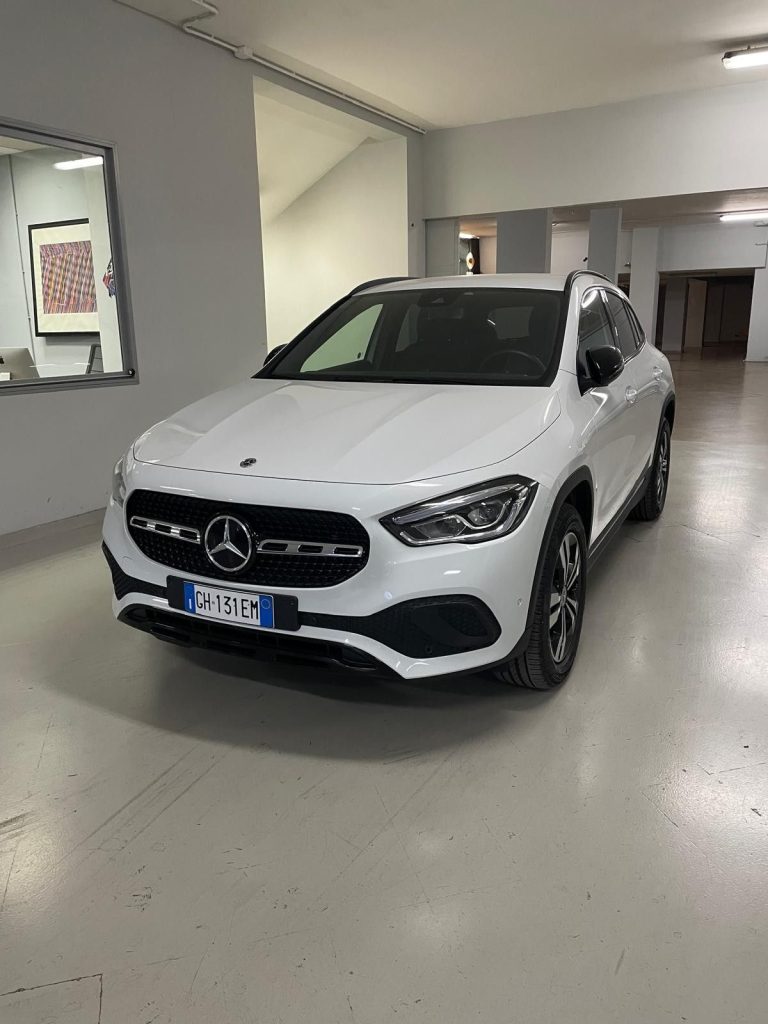 Mercedes-Benz GLA 200